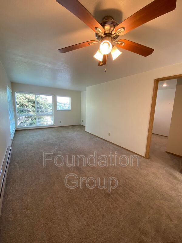 Foto del edificio - 910 N 104th St