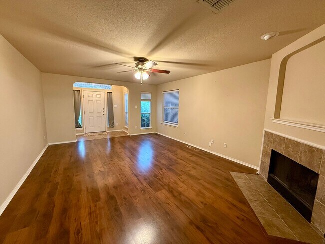 Foto del edificio - Charming 3-Bedroom Home – Minutes from Ran...
