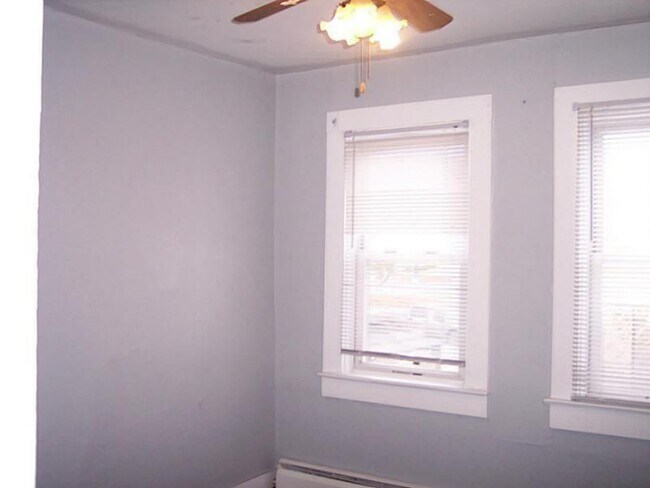 Foto del edificio - 177 Mt Hope Ave