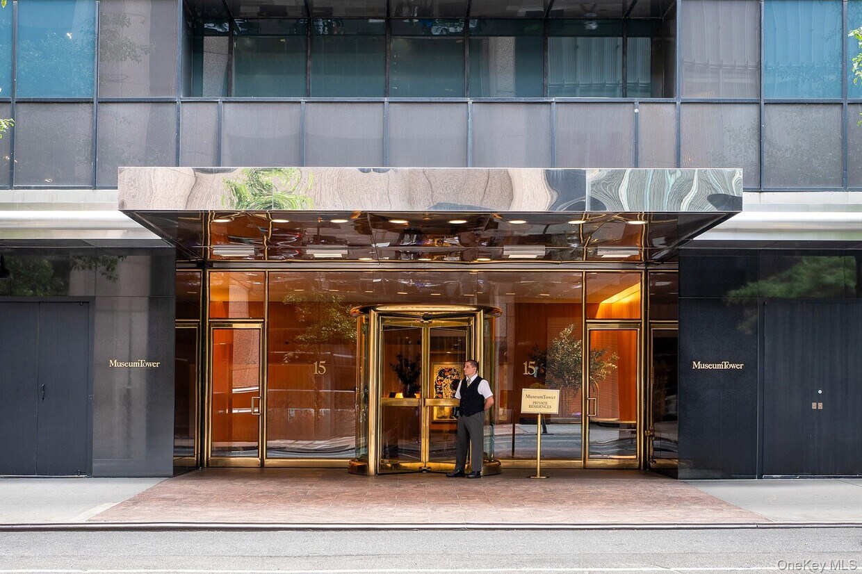 Foto principal - 15 W 53rd St