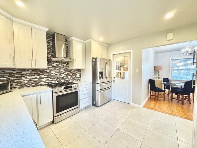 Foto del edificio - 2536 W Ave 130th