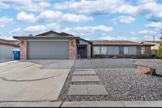 Building Photo - 712 Glen Abbey Cir