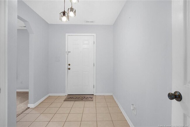 Building Photo - 833 Wigwam Dr