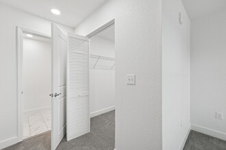 Building Photo - Parkview Village at Celebration