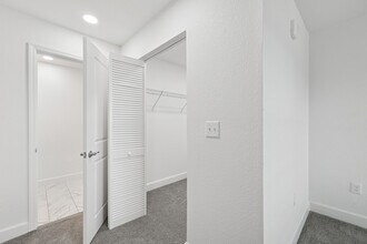 Building Photo - Parkview Village
