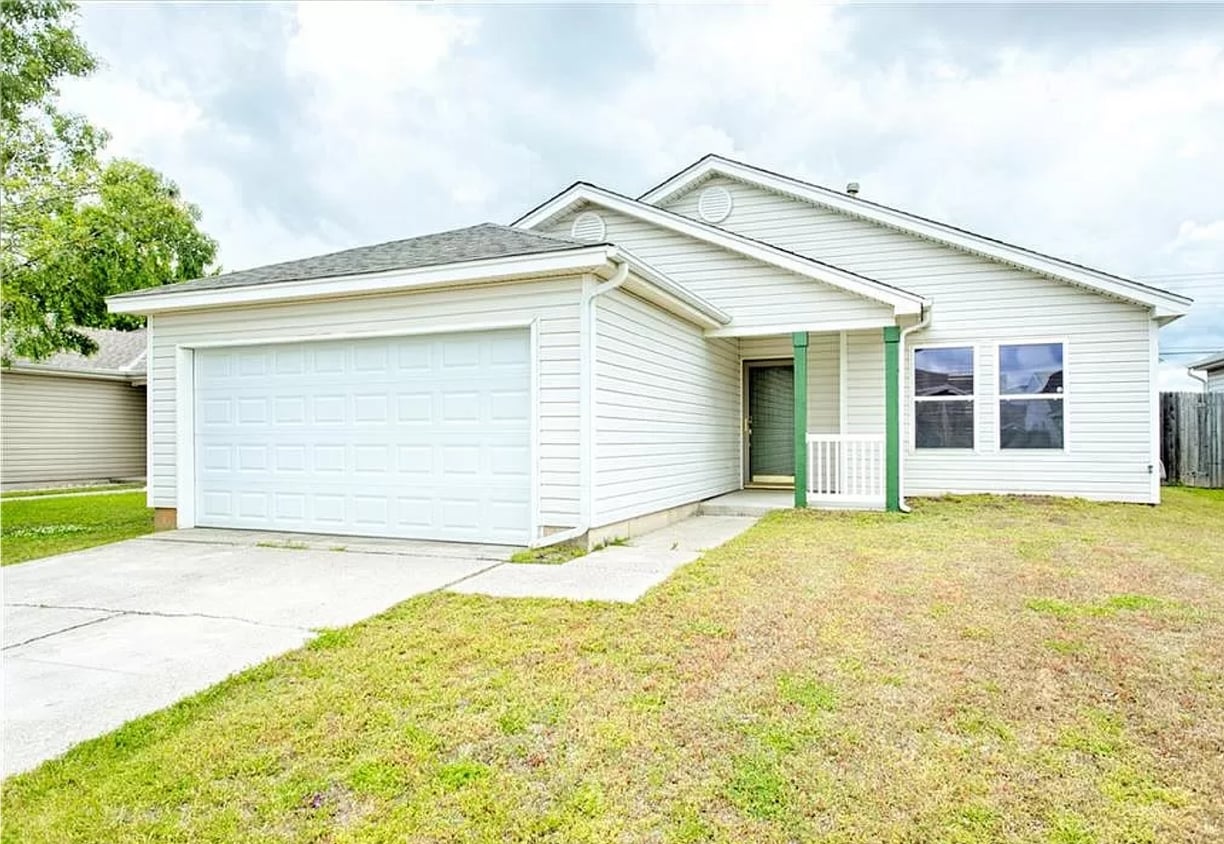 Primary Photo - Beautiful 3 Bed 2 Bath in SouthWest Moore