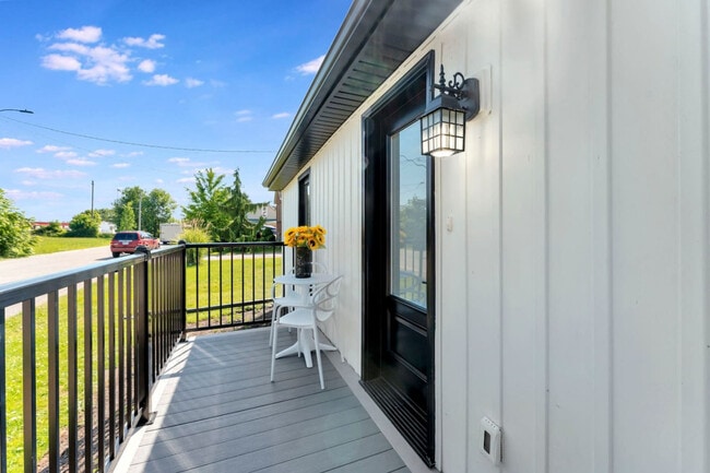 Building Photo - 4 Cecil Ave