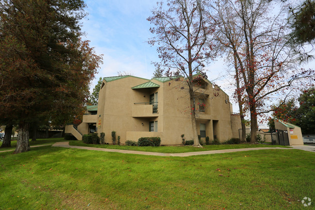 Building Photo - Teal Gardens