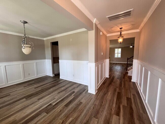 Foto del edificio - 575 Chatham Ct NW