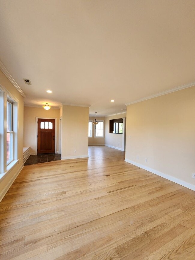 Building Photo - Black Mountain Rental-Mountain Views
