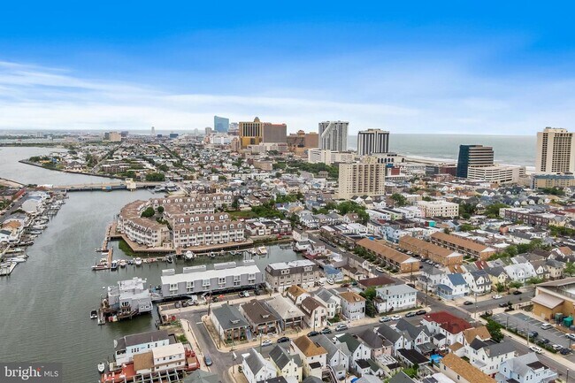 Foto del edificio - 111 N Windsor Ave