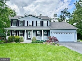 Building Photo - 700 S Lakeview Dr