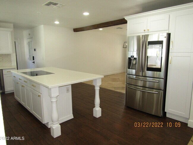 Foto del edificio - 2802 E Weldon Ave