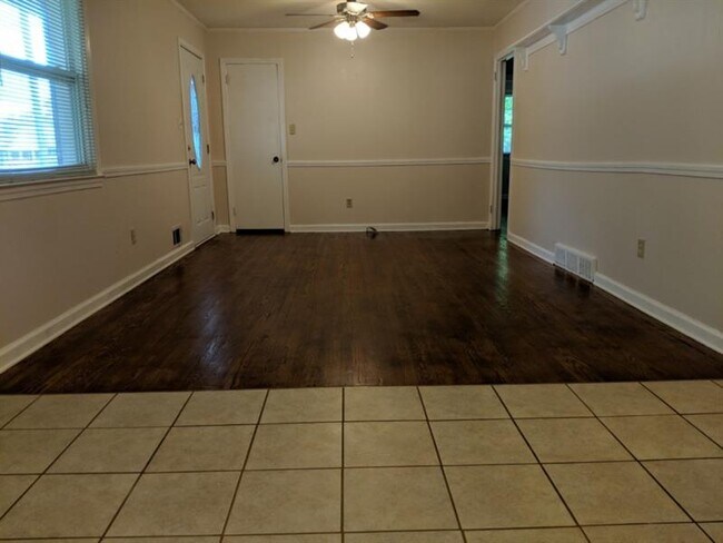 Building Photo - 114 Wildwood Cir
