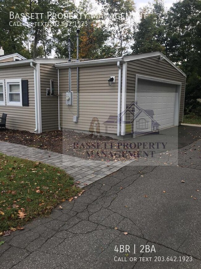 Building Photo - 151 Elmwood Dr