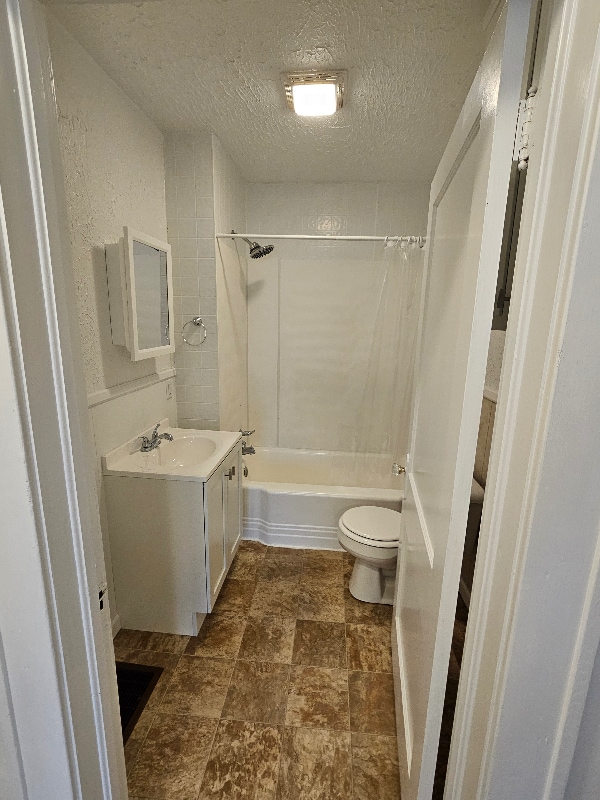 Building Photo - 1308 Muncie