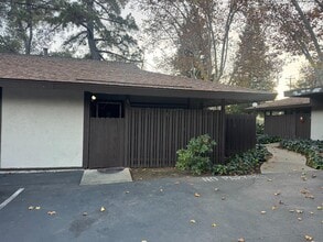 Building Photo - 5434 Roundtree Ct