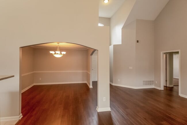 Building Photo - 6300 Sandbourne W