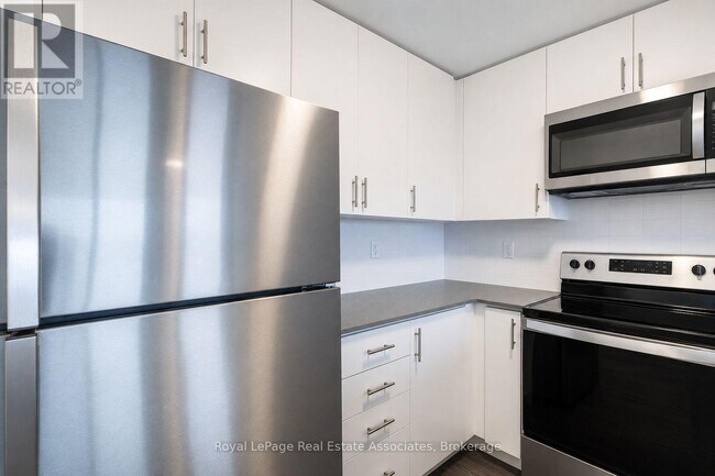 Photo du bâtiment - 3401 Ridgeway Dr