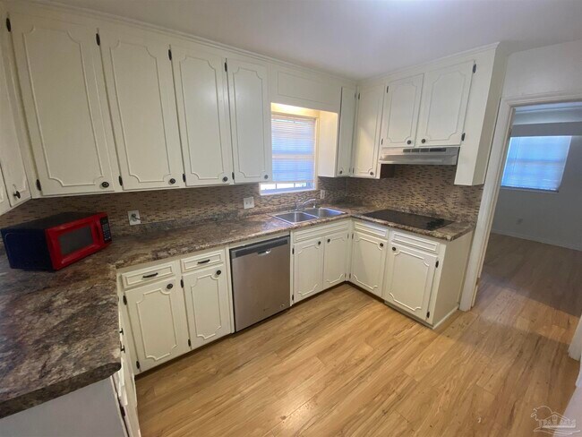 Building Photo - 5350 Prieto Dr