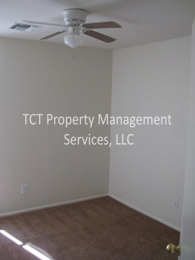 Building Photo - 3bed/2bath Corner lot in Canyon Trails
