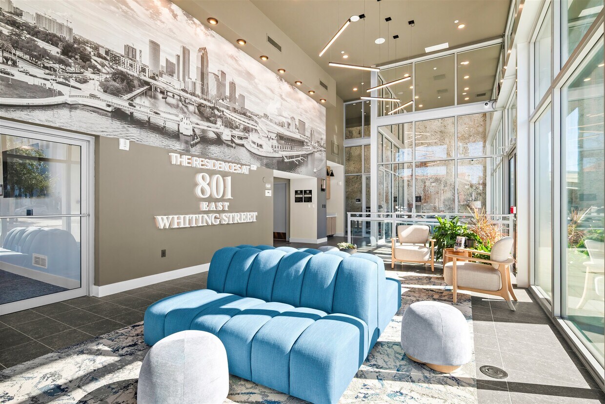 Foto principal - The Residences at 801 East Whiting Street