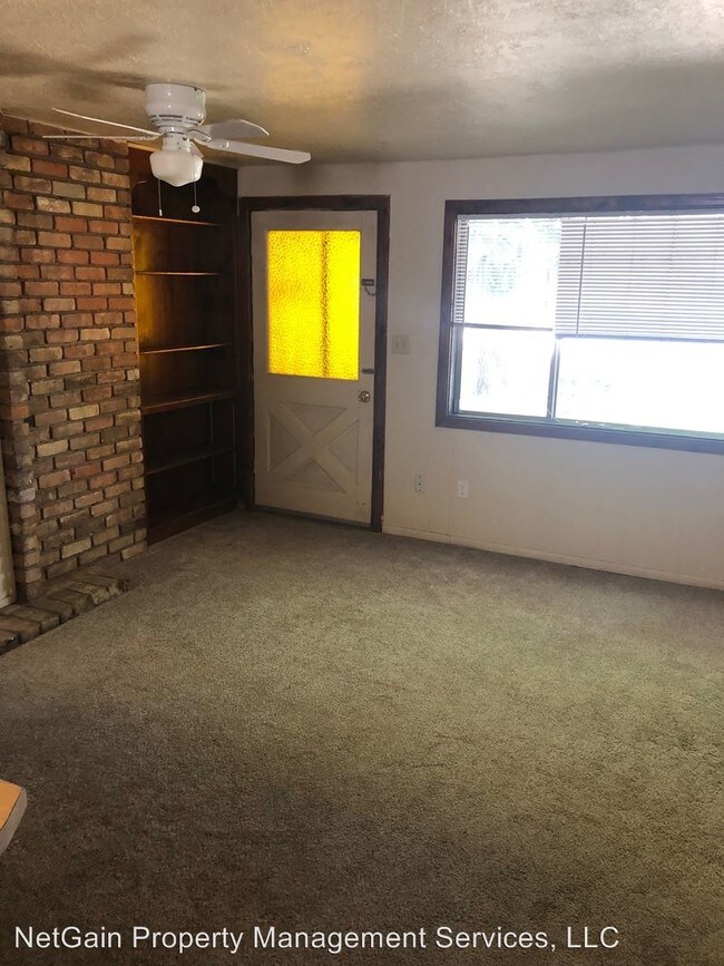 Building Photo - 851 Spruce St