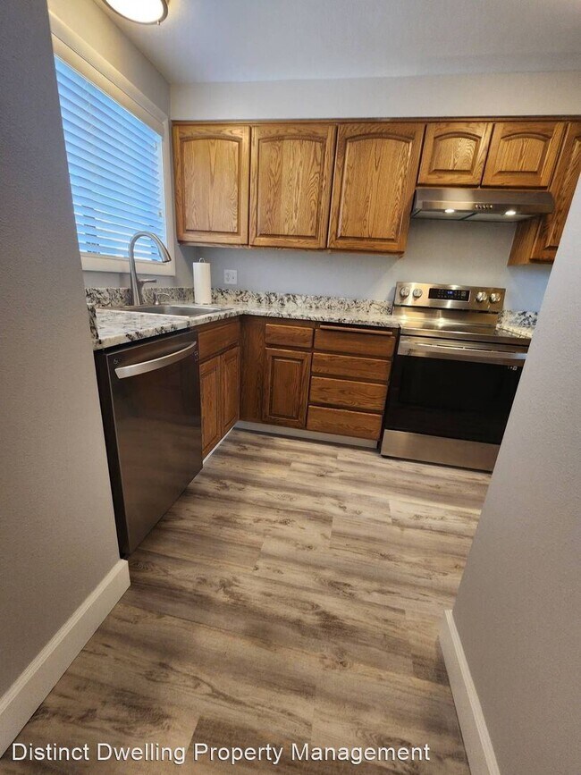 Building Photo - 2 br, 1.5 bath House - 6 NW Mountain View ...