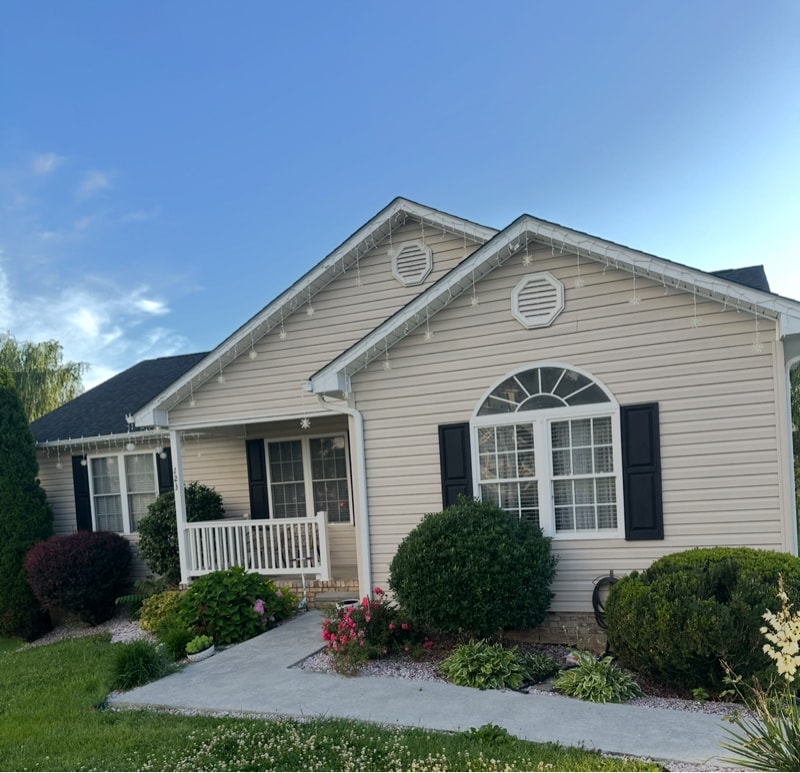 Building Photo - 123 S Foxhall Ln