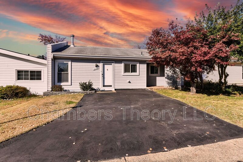Primary Photo - 6034 Regents Park Rd