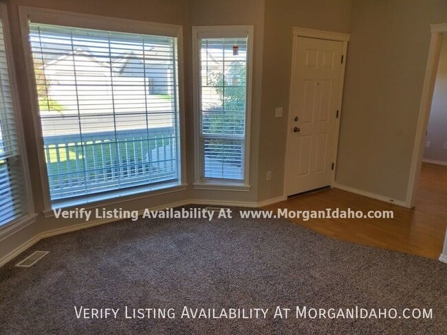 Building Photo - 4231 E English Dr