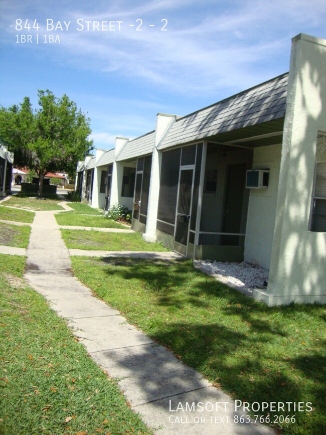 Foto del edificio - 844 Bay St