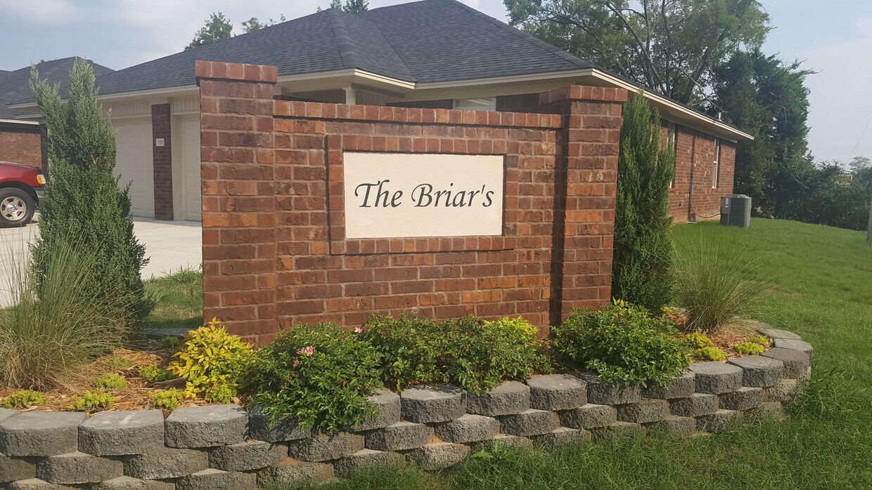 Foto principal - 240 Ashley Dr