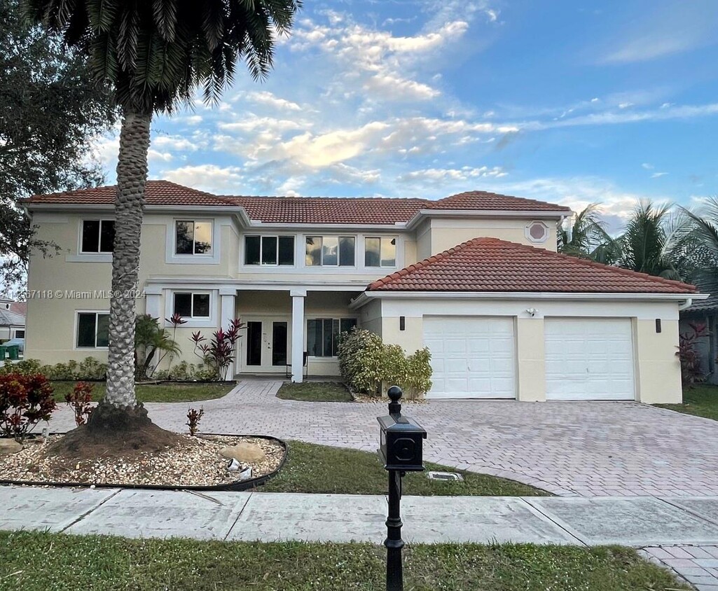 Foto principal - 3200 Old Hickory Ct