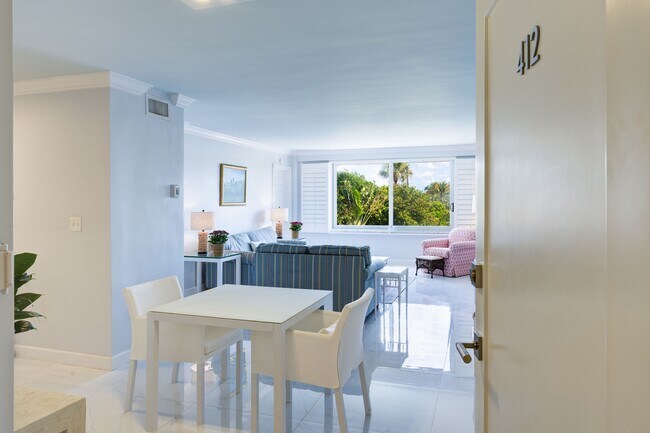 Foto del edificio - 170 N Ocean Blvd