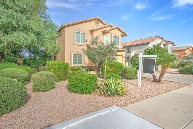 Foto del edificio - READY TO VIEW NOW! Gorgeous Gilbert Home with Golf Course Views