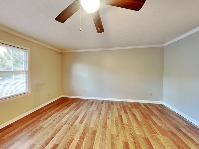 Foto del edificio - 2140 Kings Gate Cir SW