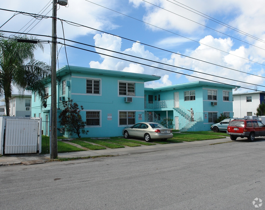 Building Photo - 500 NE 83rd St