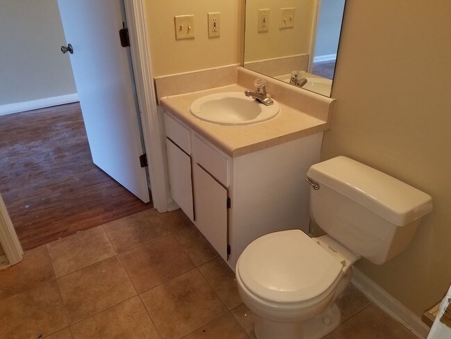 Building Photo - 505 Iron Belt Ct
