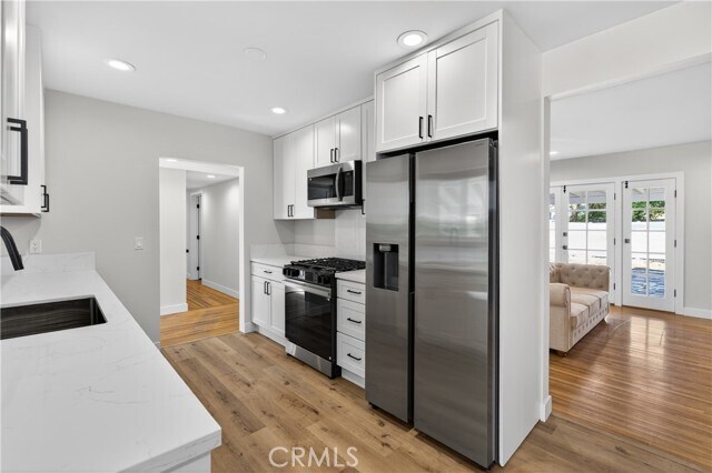 Foto del edificio - 8398 Rudnick Ave