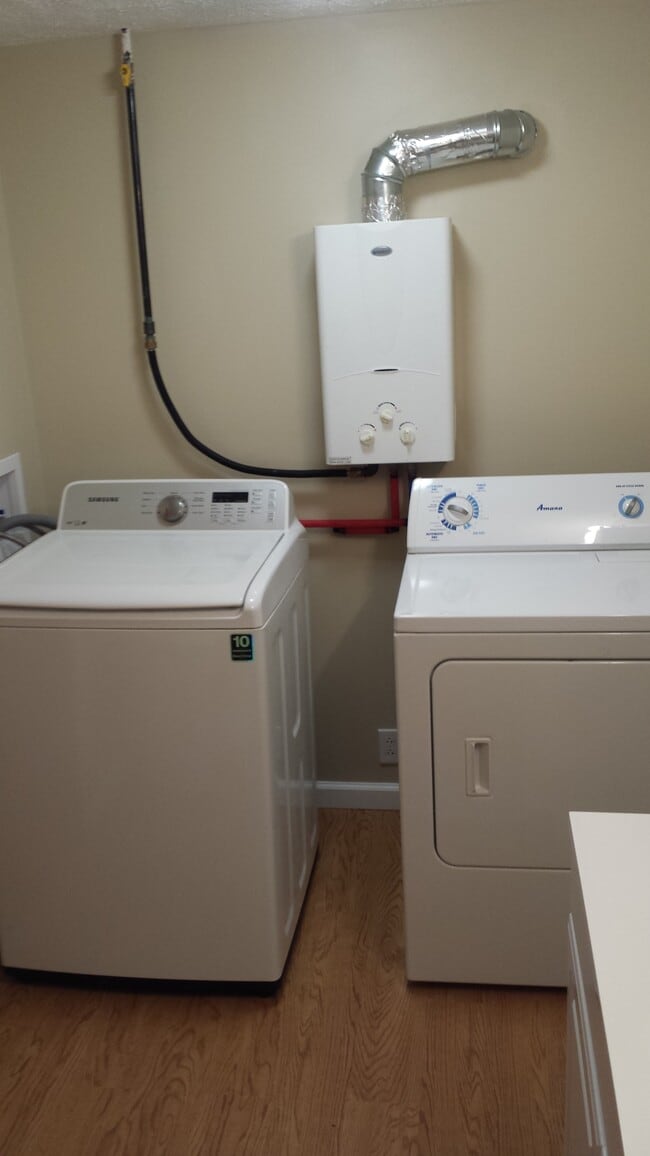 laundry - 504 24th St