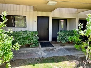 Building Photo - 2820 N Arcadia Ct