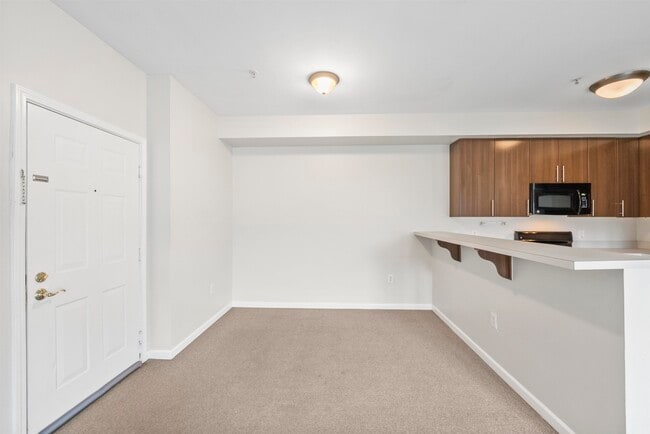 Building Photo - 845 Newark Ave