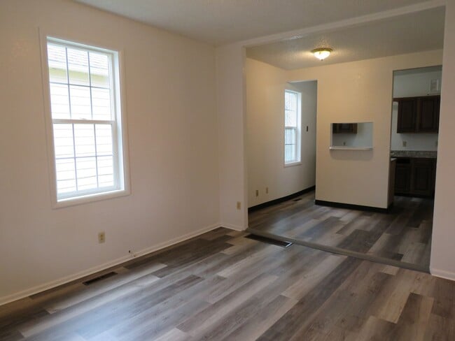 Building Photo - 2 Bed / 1 Bath House