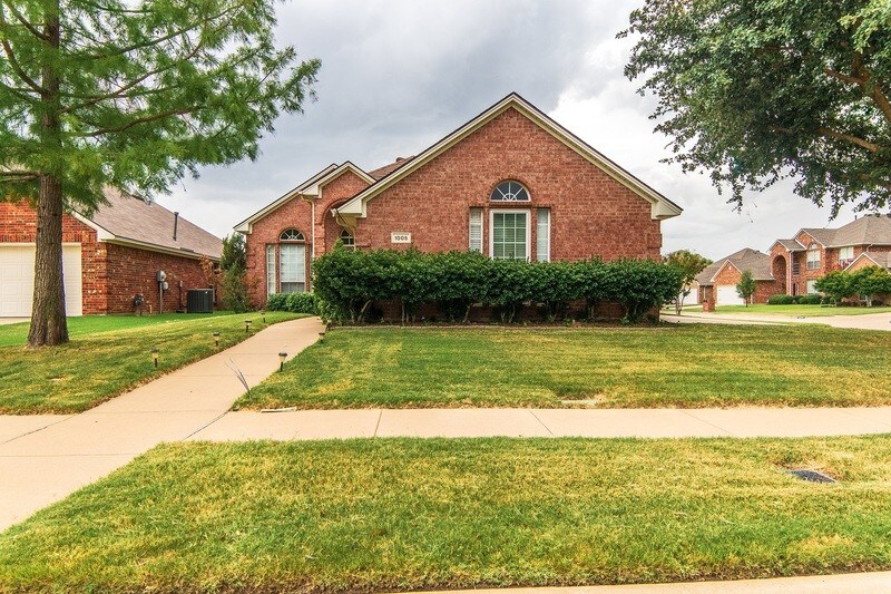 Primary Photo - 1005 Carina Ct