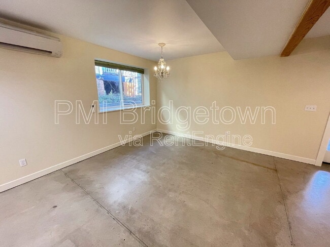 Building Photo - 1531 SE 48th Av