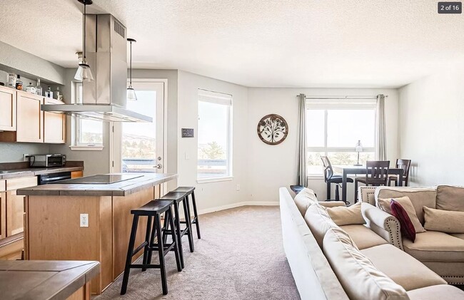 #302 - 2810 E College Ave