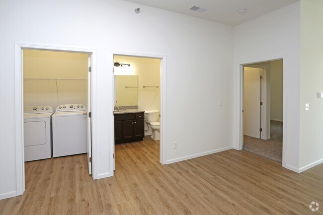 1HAB, 1BA - 876 ft² - 301 Main Street South