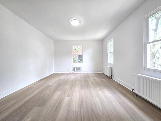 Building Photo - 4526 Avondale St