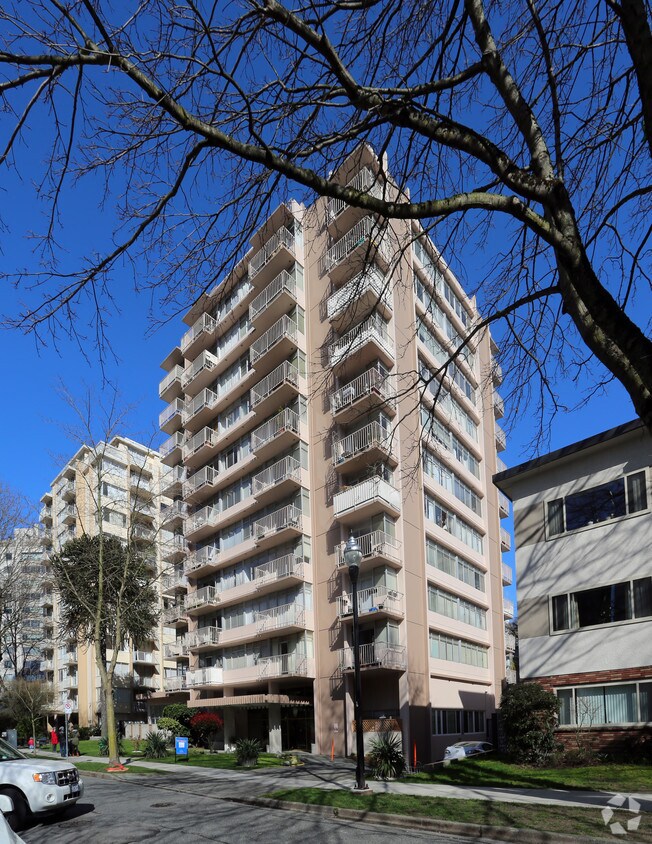 Photo du bâtiment - Ocean Bay Apartments
